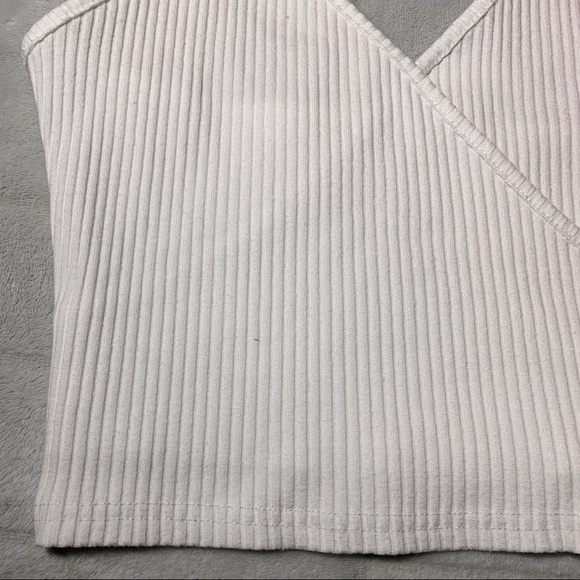 🔴SOLD🔴 White Ribbed Crop Top - Picture 5 of 7
